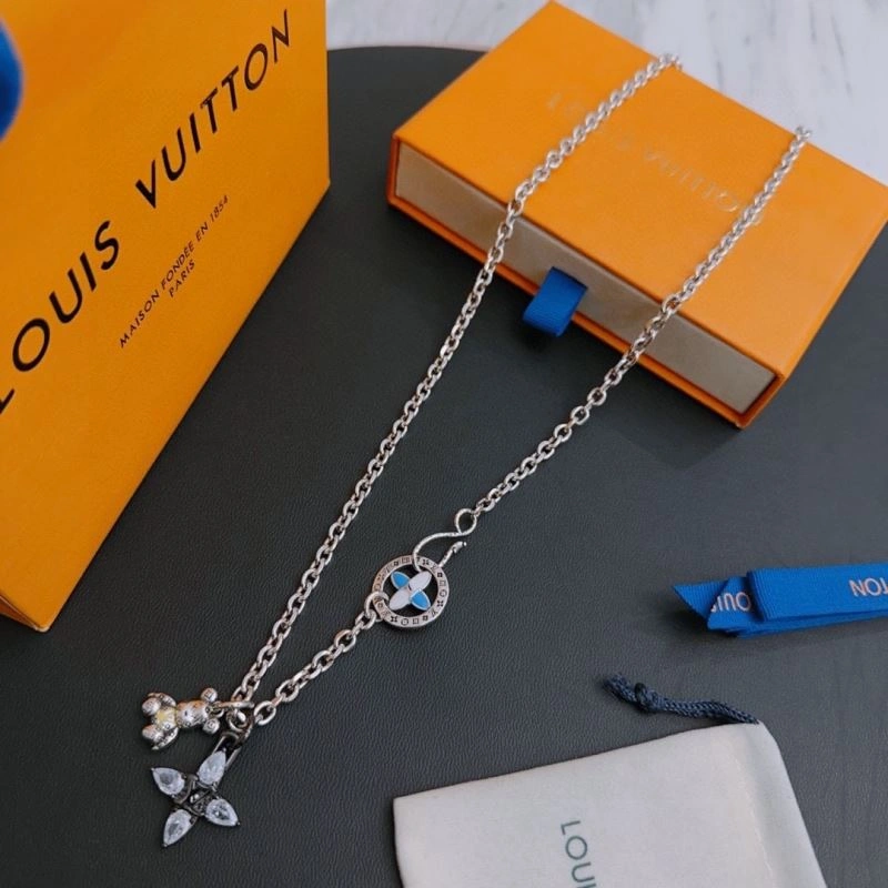 Popular Louis Vuitton Necklaces 250927