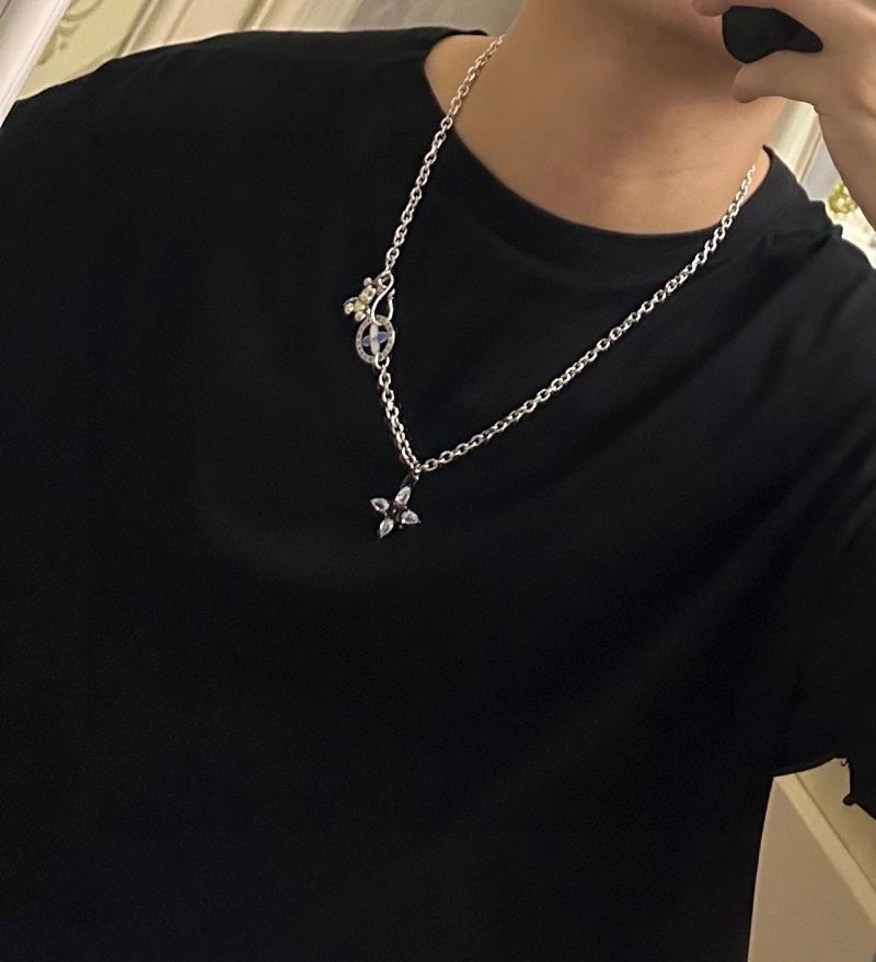 Popular Louis Vuitton Necklaces 250927