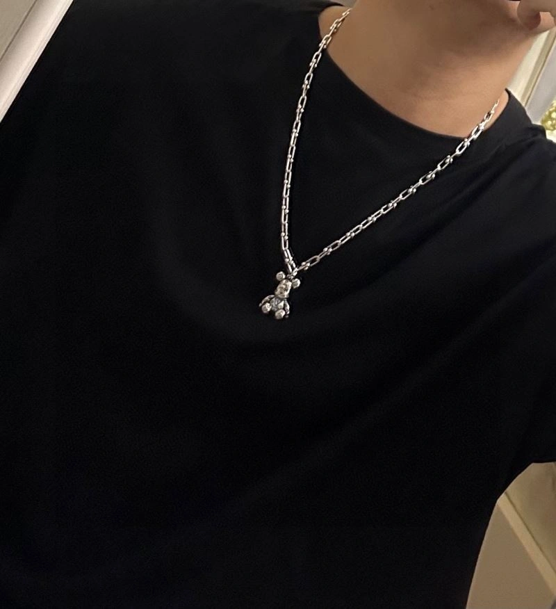 UrbanStyle Louis Vuitton Necklaces 250915