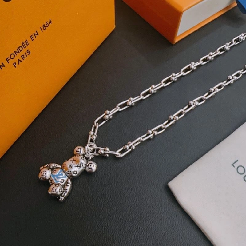 UrbanStyle Louis Vuitton Necklaces 250915