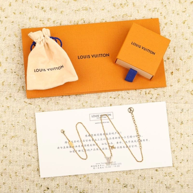 FreshLook Louis Vuitton Necklaces 250922