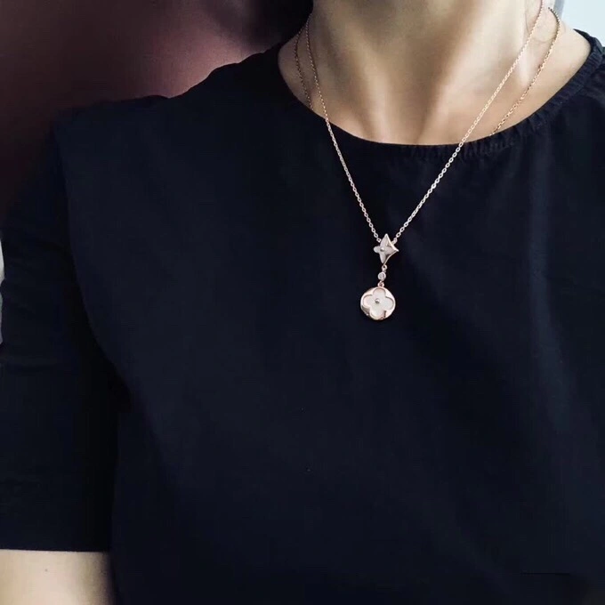 Louis Vuitton Necklaces Flexible 250897