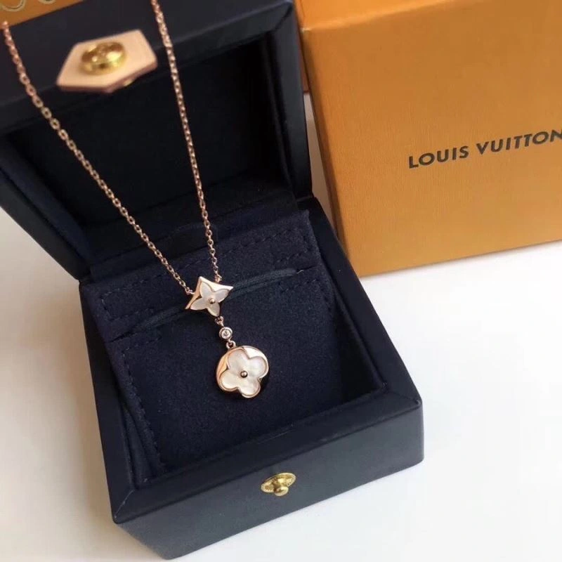 Louis Vuitton Necklaces Flexible 250897