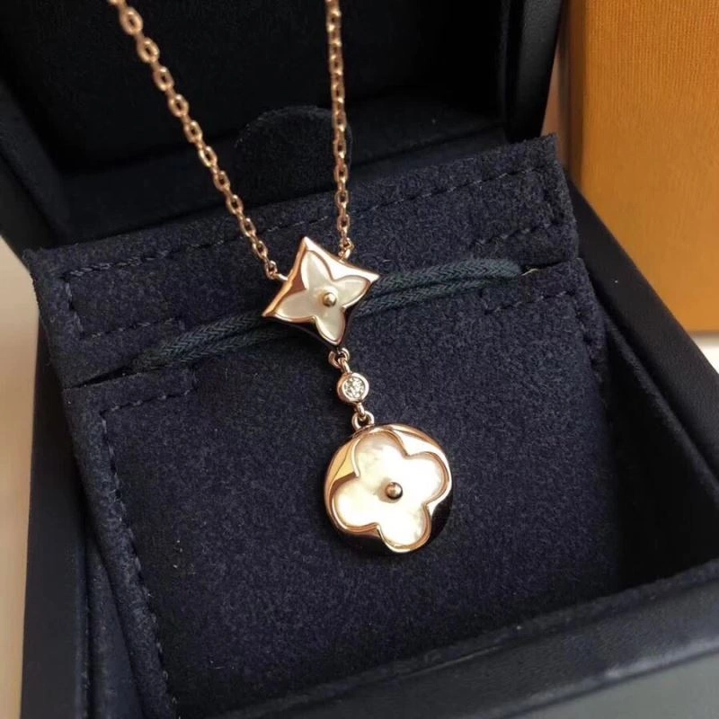 Louis Vuitton Necklaces Flexible 250897