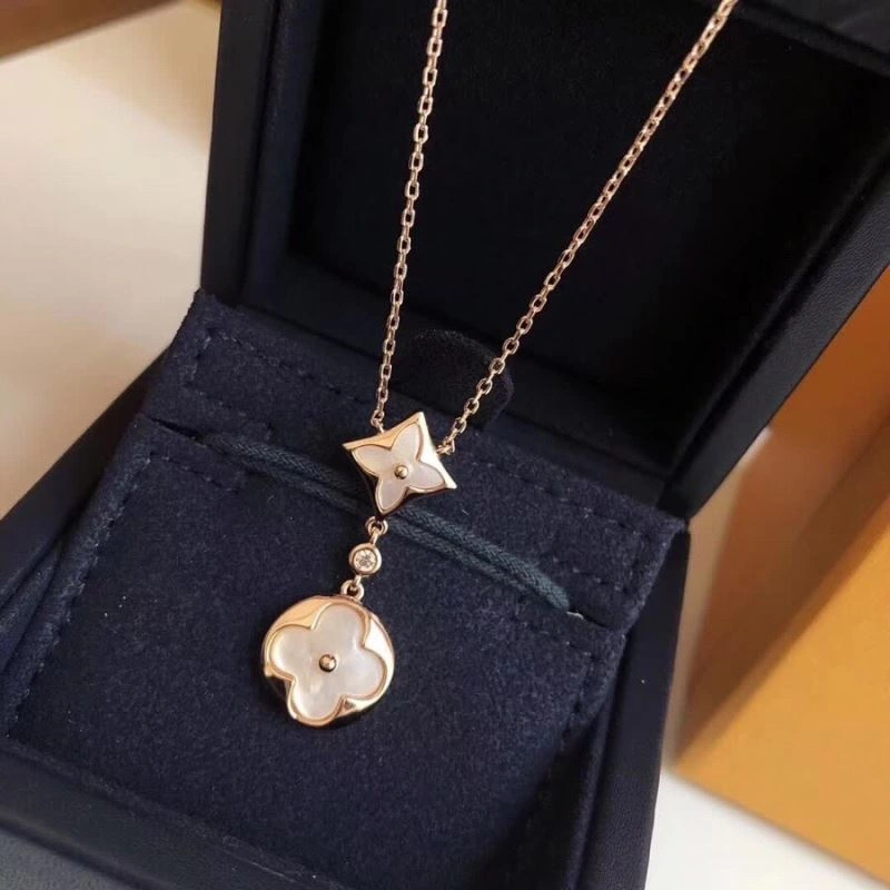 Louis Vuitton Necklaces Flexible 250897