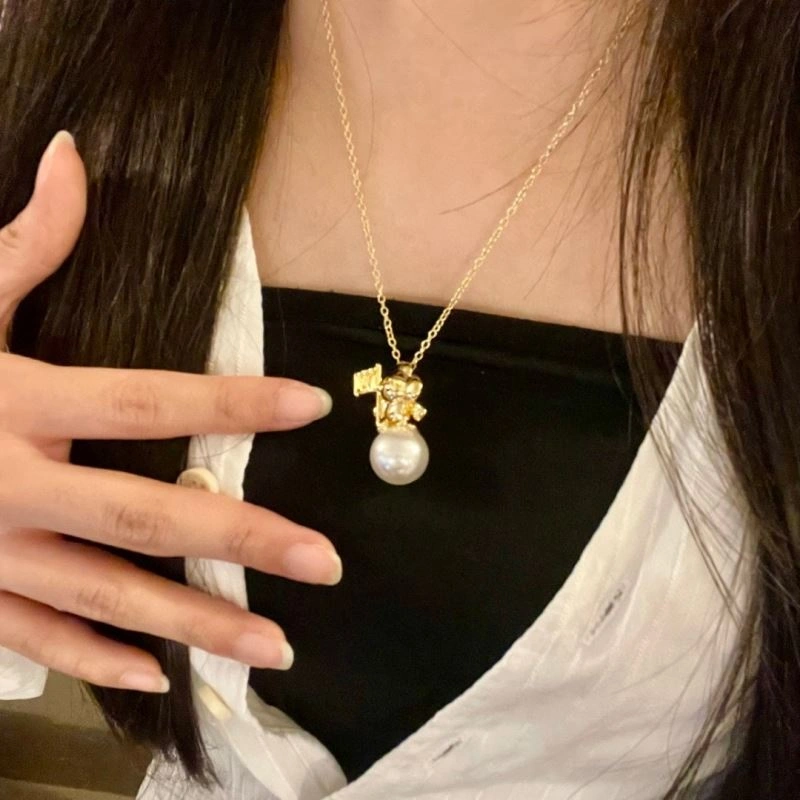 Louis Vuitton Necklaces Lightweight 250896