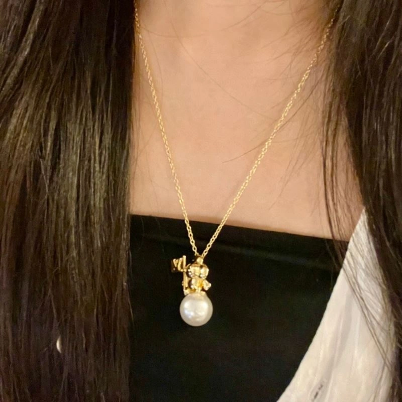 Louis Vuitton Necklaces Lightweight 250896