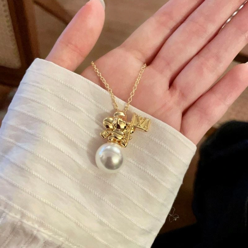 Louis Vuitton Necklaces Lightweight 250896