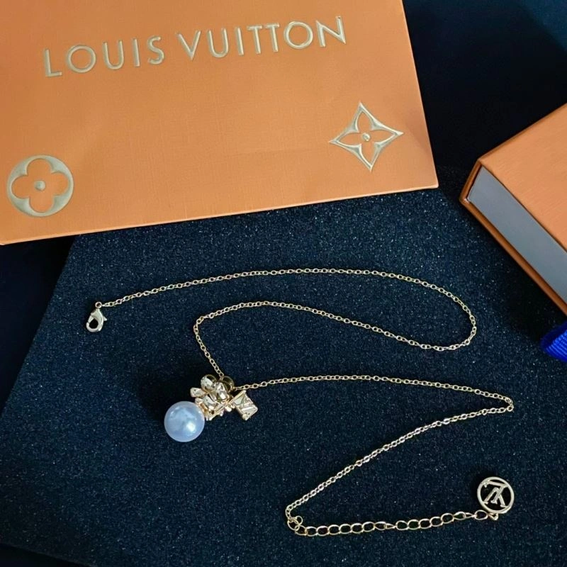 Louis Vuitton Necklaces Lightweight 250896