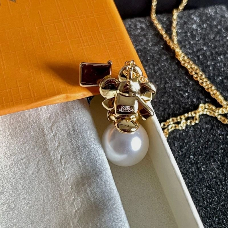 Louis Vuitton Necklaces Lightweight 250896
