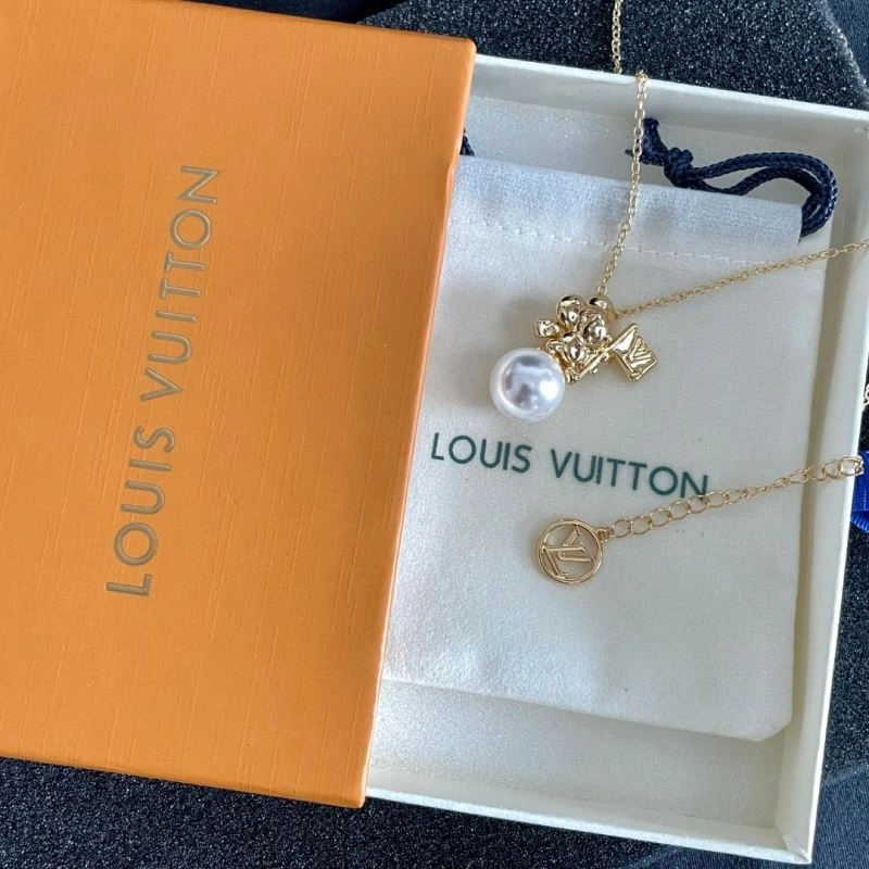 Louis Vuitton Necklaces Lightweight 250896