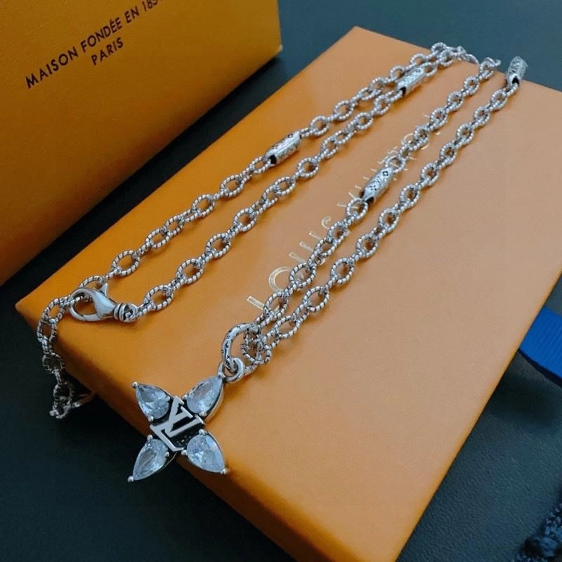 Louis Vuitton Necklaces Vibrant 250887