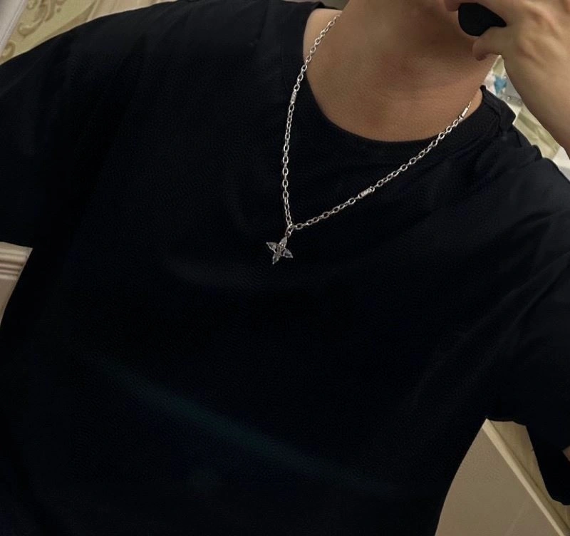 Louis Vuitton Necklaces Vibrant 250887