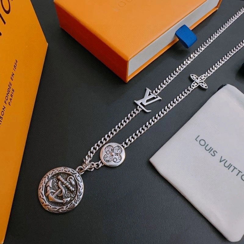 Flexible Louis Vuitton Necklaces 250865