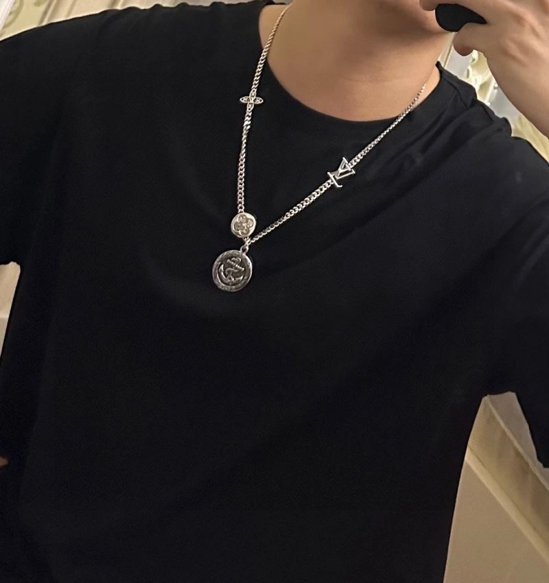 Flexible Louis Vuitton Necklaces 250865