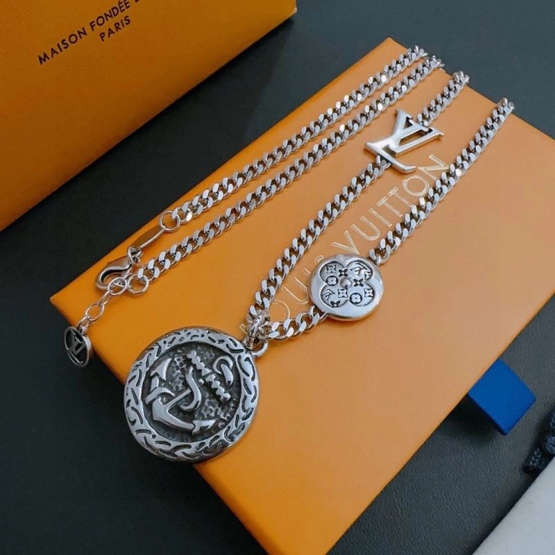 Flexible Louis Vuitton Necklaces 250865