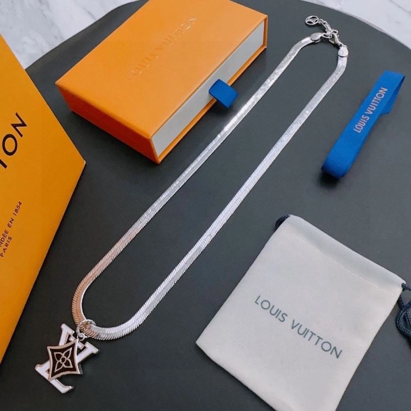 Louis Vuitton Necklaces Comfortable 250889