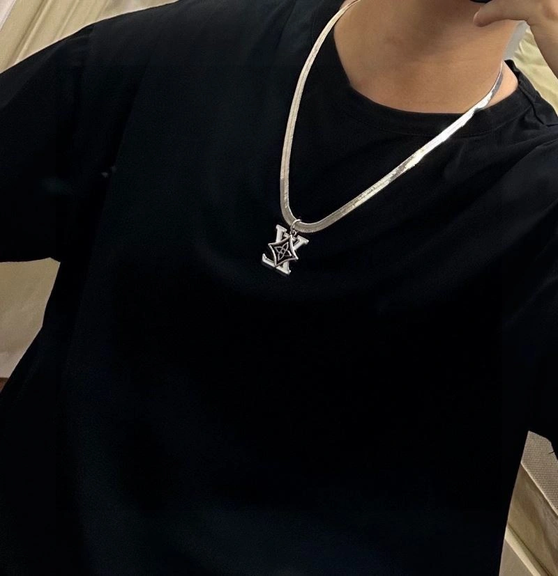 Louis Vuitton Necklaces Comfortable 250889