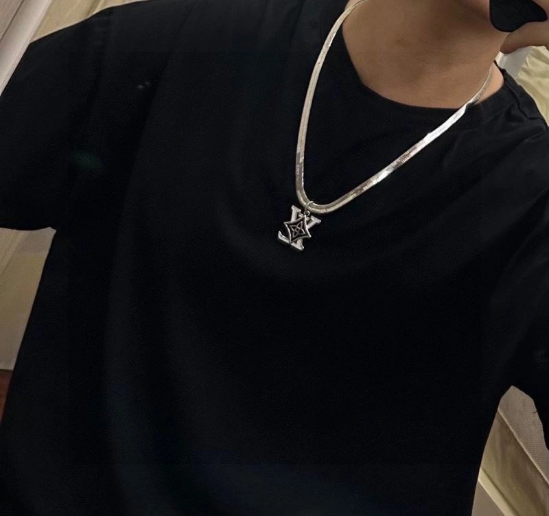 Louis Vuitton Necklaces Comfortable 250889