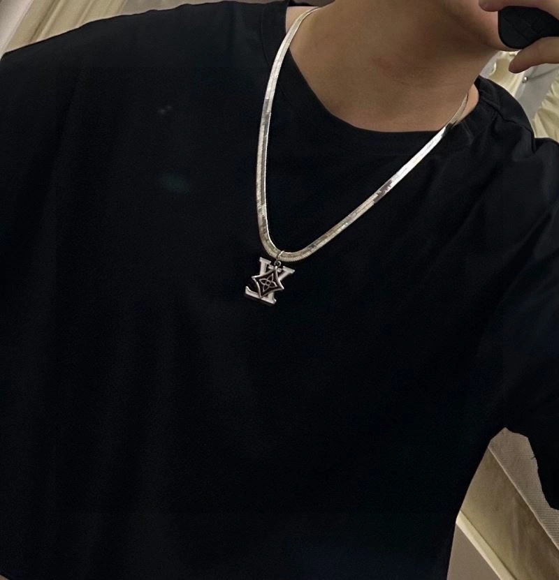 Louis Vuitton Necklaces Comfortable 250889
