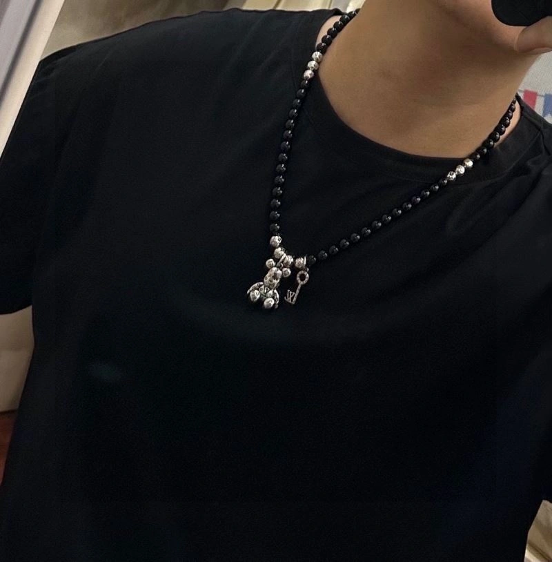 Modern Louis Vuitton Necklaces 250885