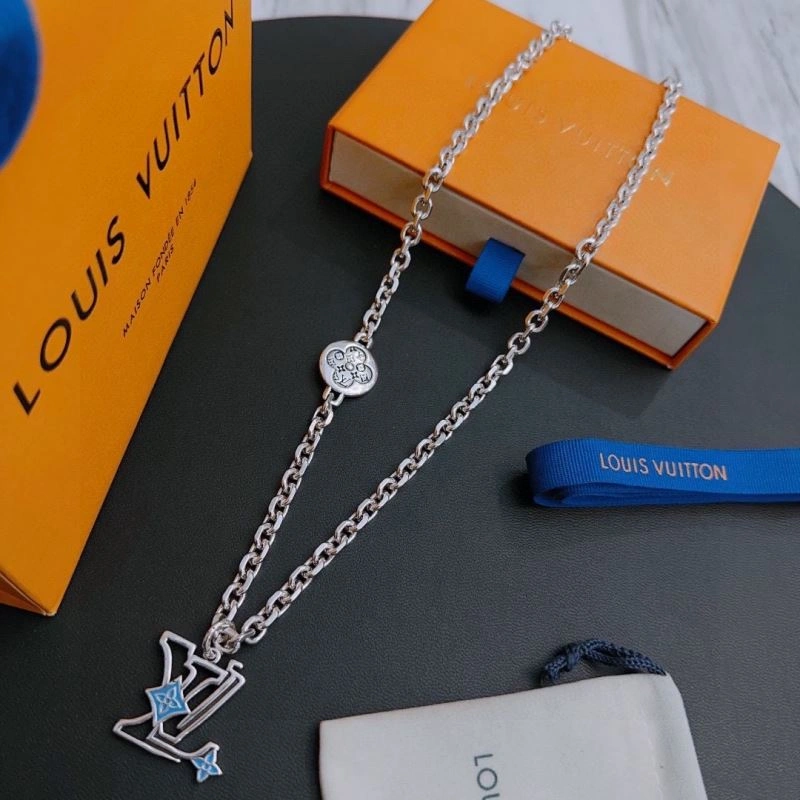 Unique Louis Vuitton Necklaces 250565