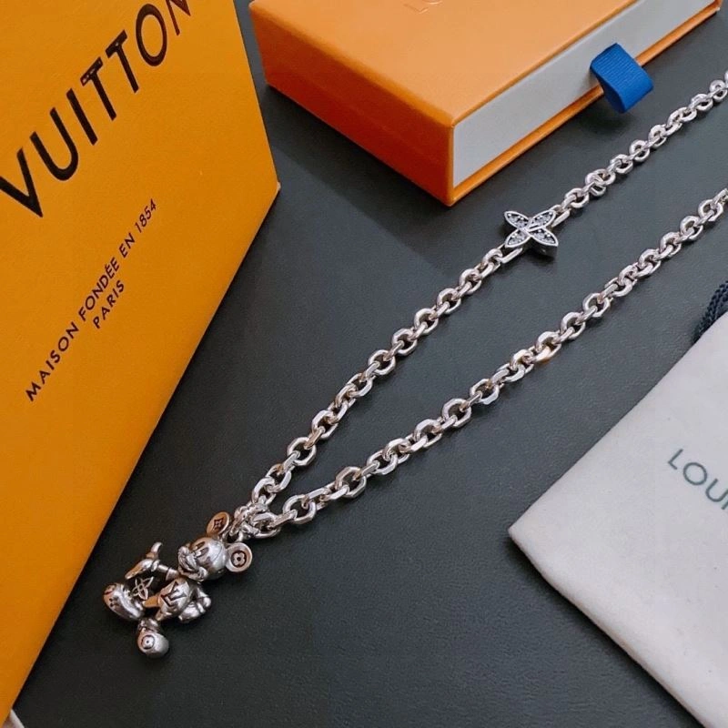 Sleek Louis Vuitton Necklaces 250554