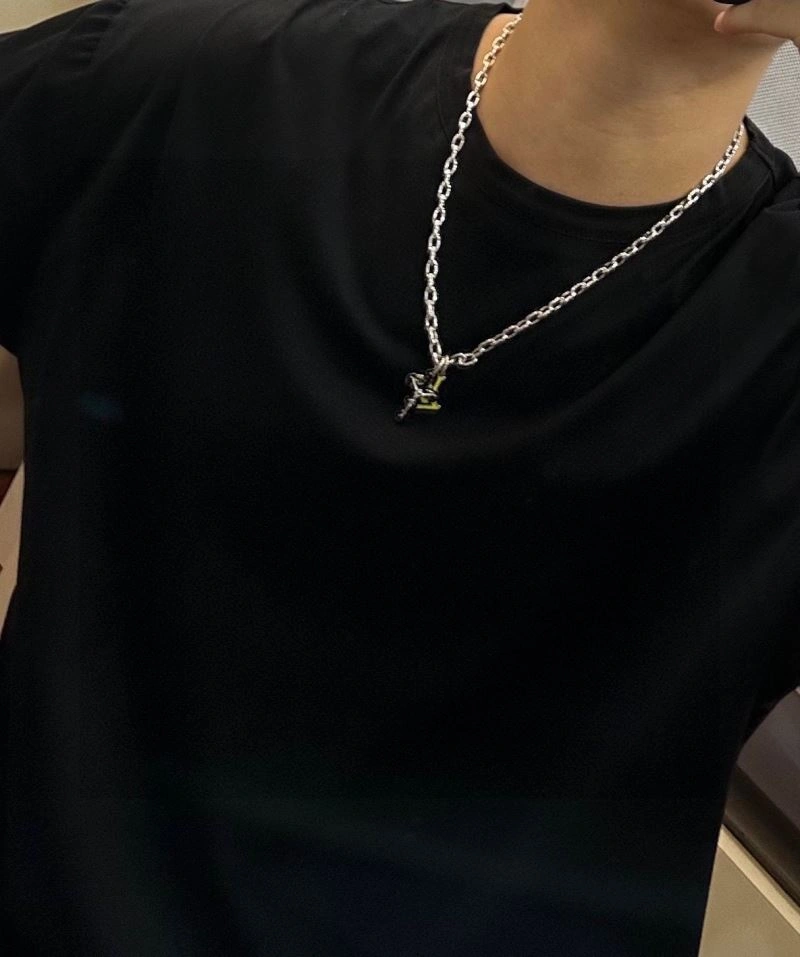 Comfortable Louis Vuitton Necklaces 250537