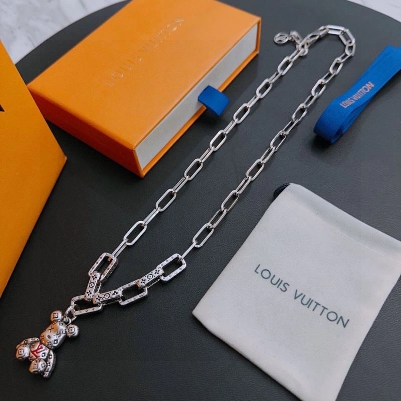 Louis Vuitton Necklaces Breathable 250531