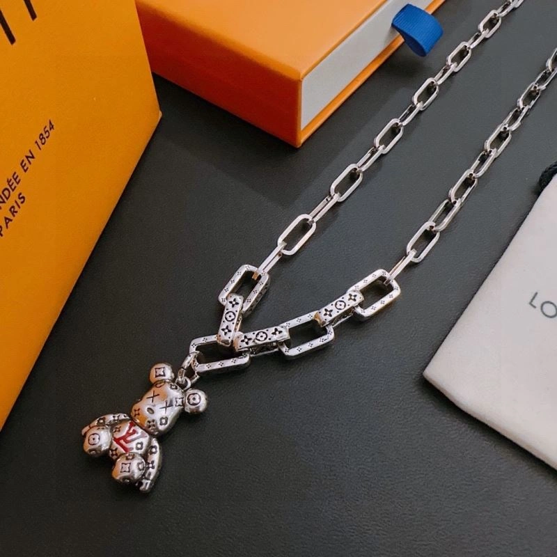 Louis Vuitton Necklaces Breathable 250531