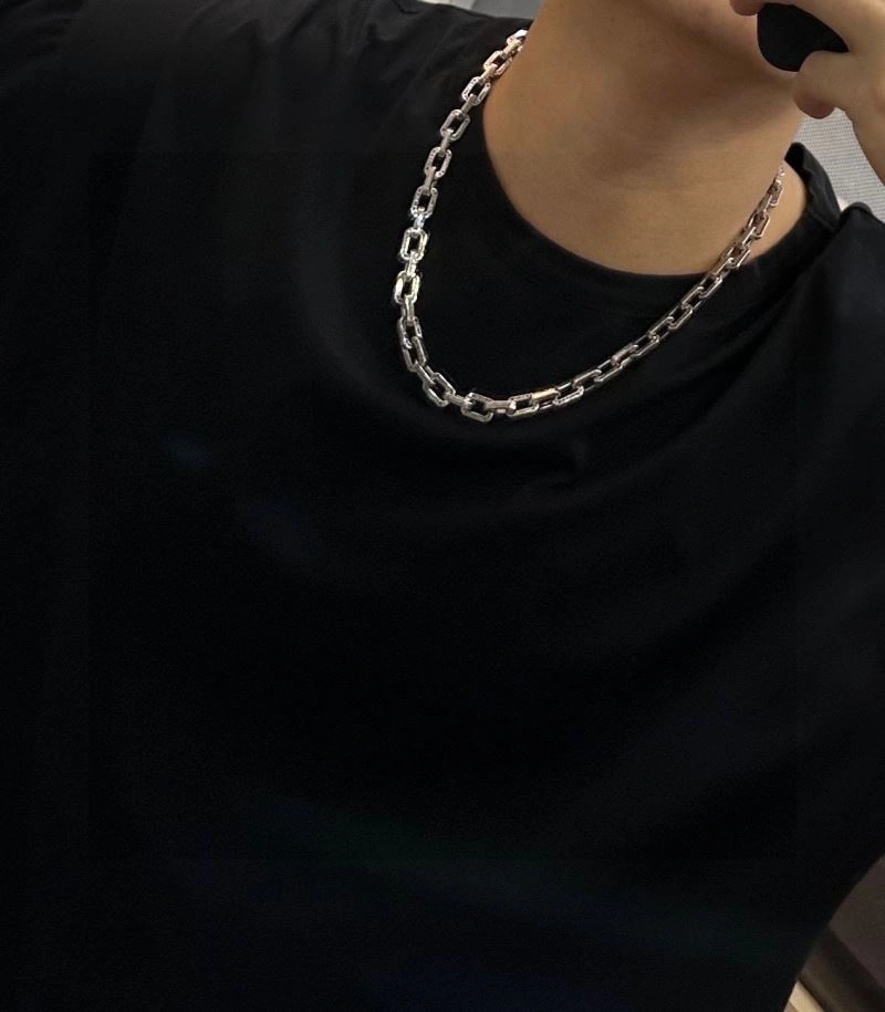 Classic Louis Vuitton Necklaces 250535