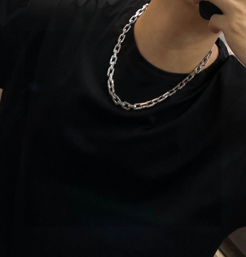 Classic Louis Vuitton Necklaces 250535