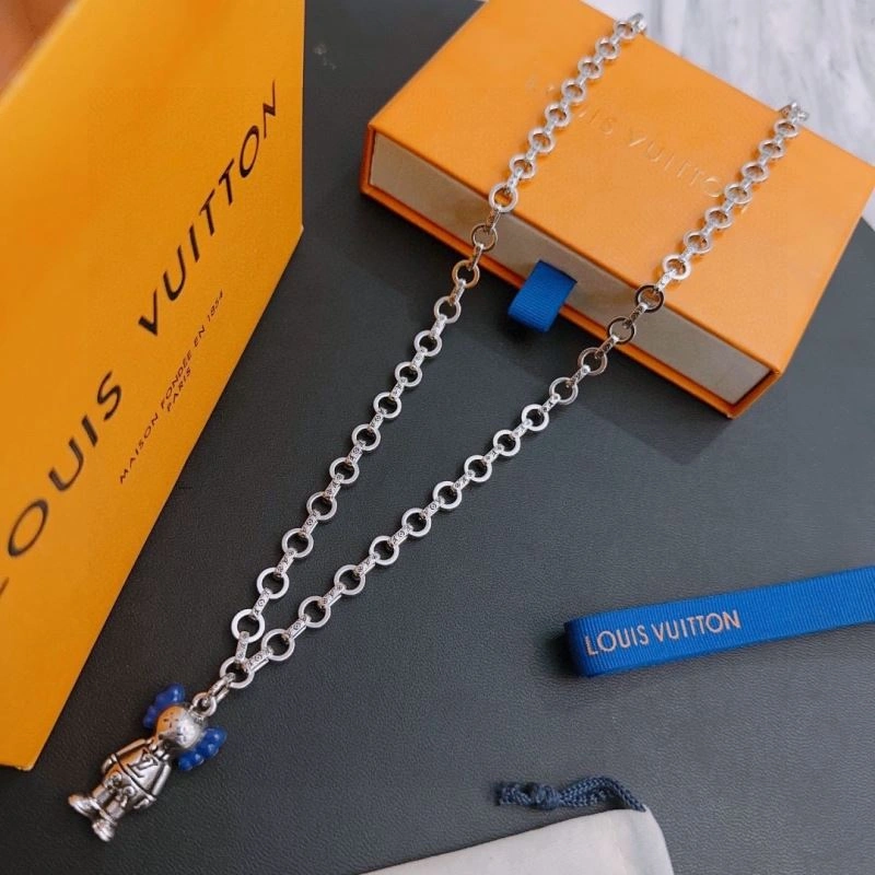 Resilient Louis Vuitton Necklaces 250543
