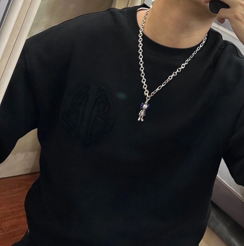 Resilient Louis Vuitton Necklaces 250543