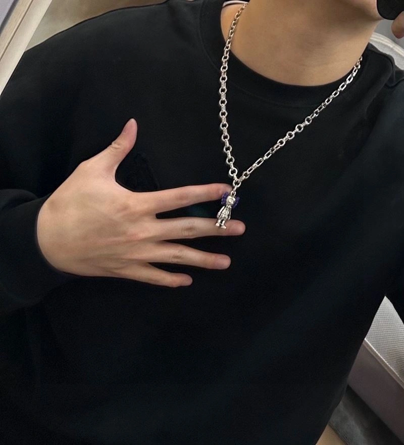Resilient Louis Vuitton Necklaces 250543