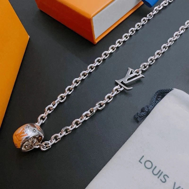 Louis Vuitton Necklaces UrbanChic 250546
