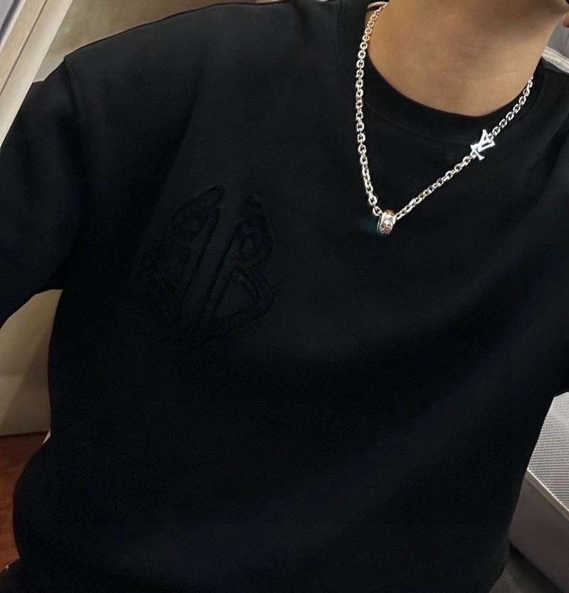 Louis Vuitton Necklaces UrbanChic 250546