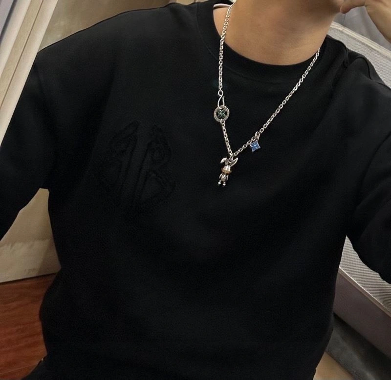 Minimalist Louis Vuitton Necklaces 250555