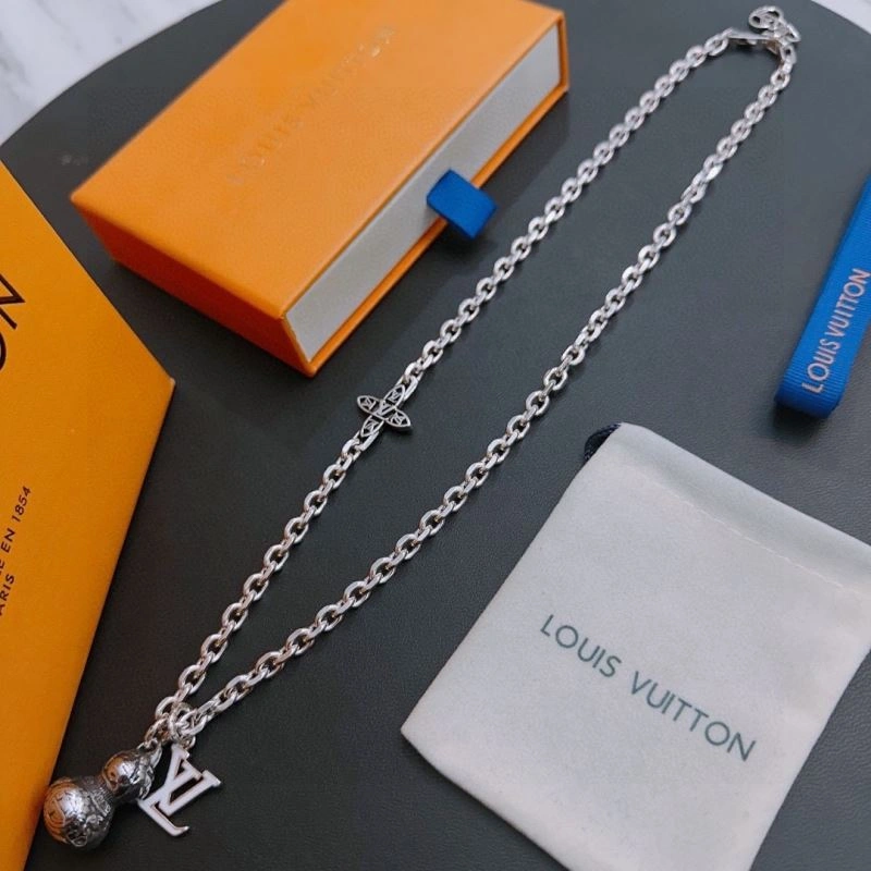 Louis Vuitton Necklaces Lightweight 250561