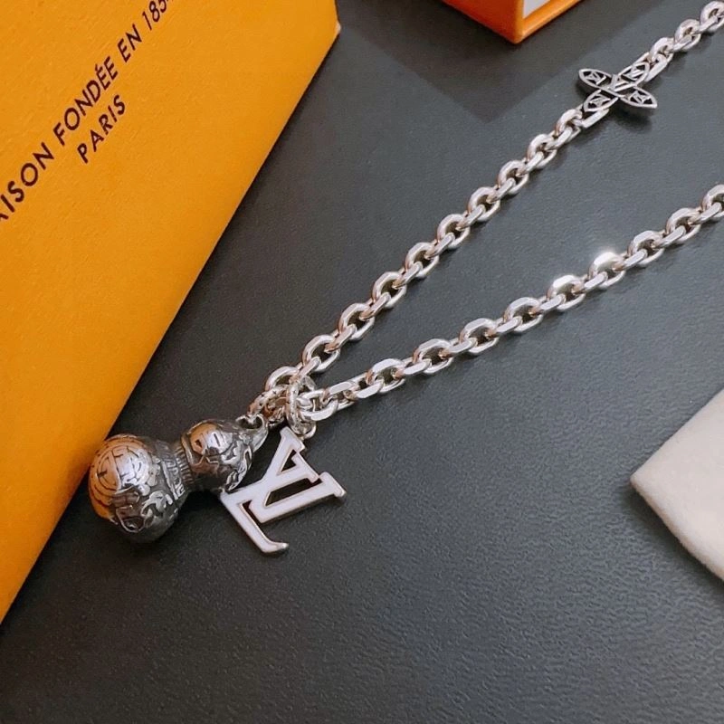 Louis Vuitton Necklaces Lightweight 250561