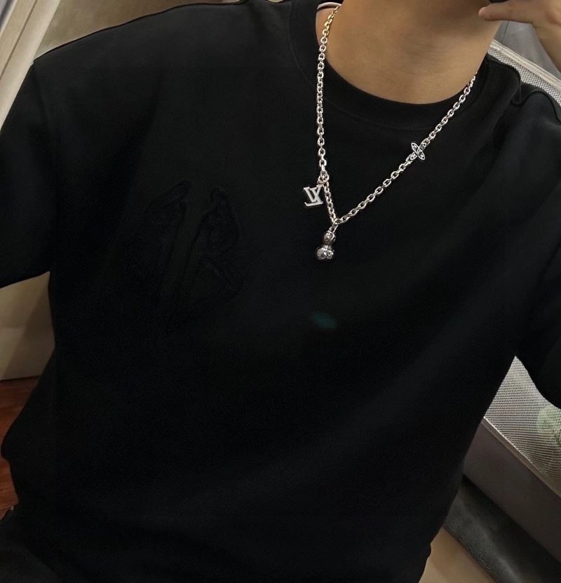Louis Vuitton Necklaces Lightweight 250561