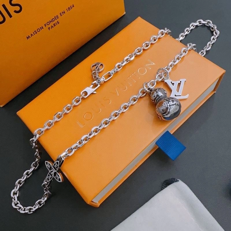 Louis Vuitton Necklaces Lightweight 250561