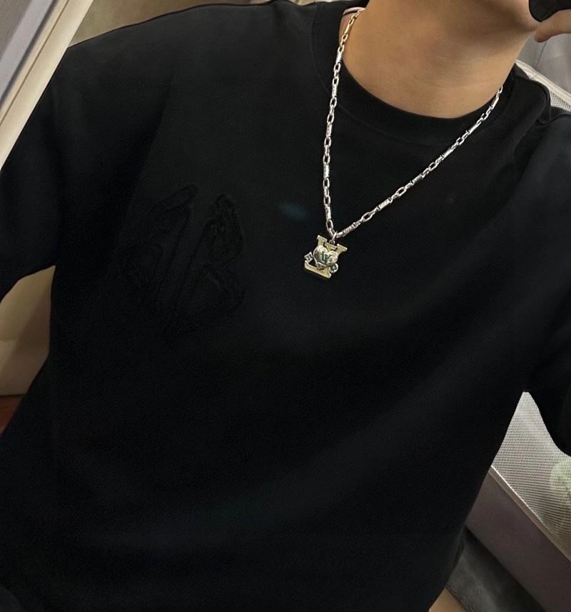 Soft Louis Vuitton Necklaces 250559