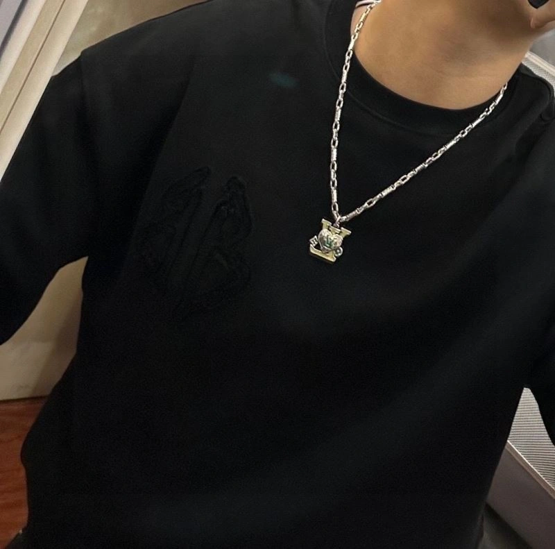 Soft Louis Vuitton Necklaces 250559