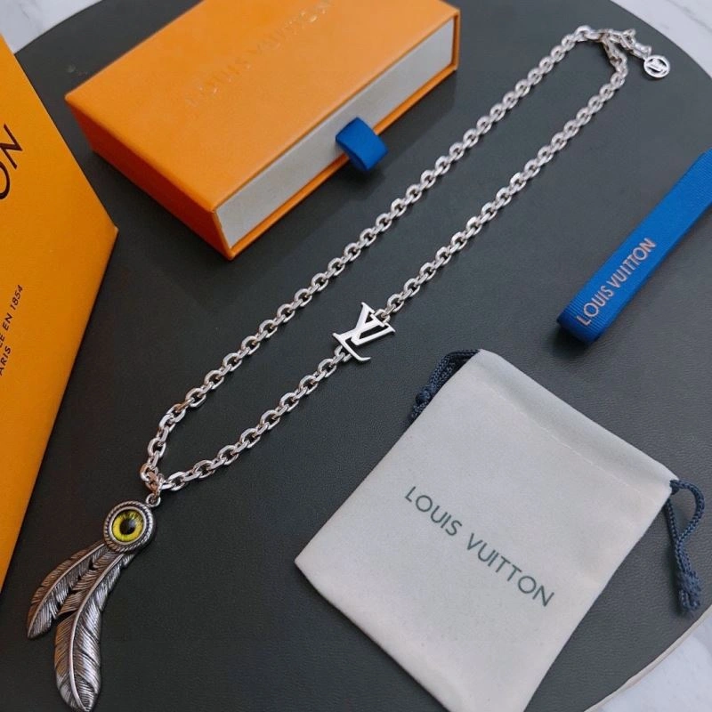 Louis Vuitton Necklaces SportInspired 250557