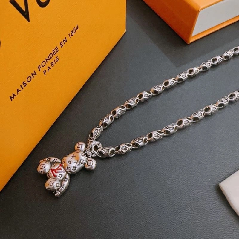 Louis Vuitton Necklaces EyeCatching 250563