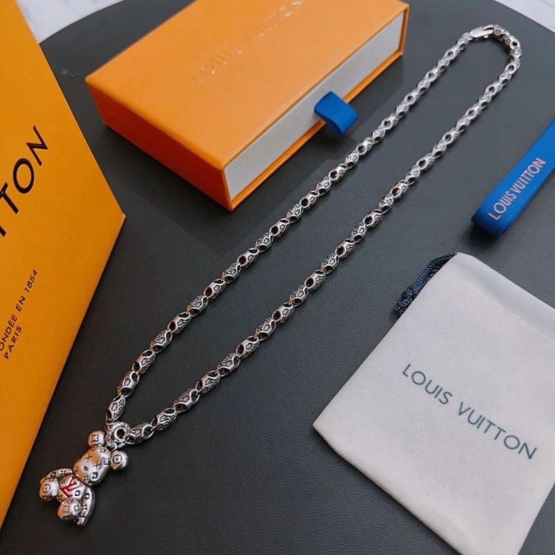 Louis Vuitton Necklaces EyeCatching 250563