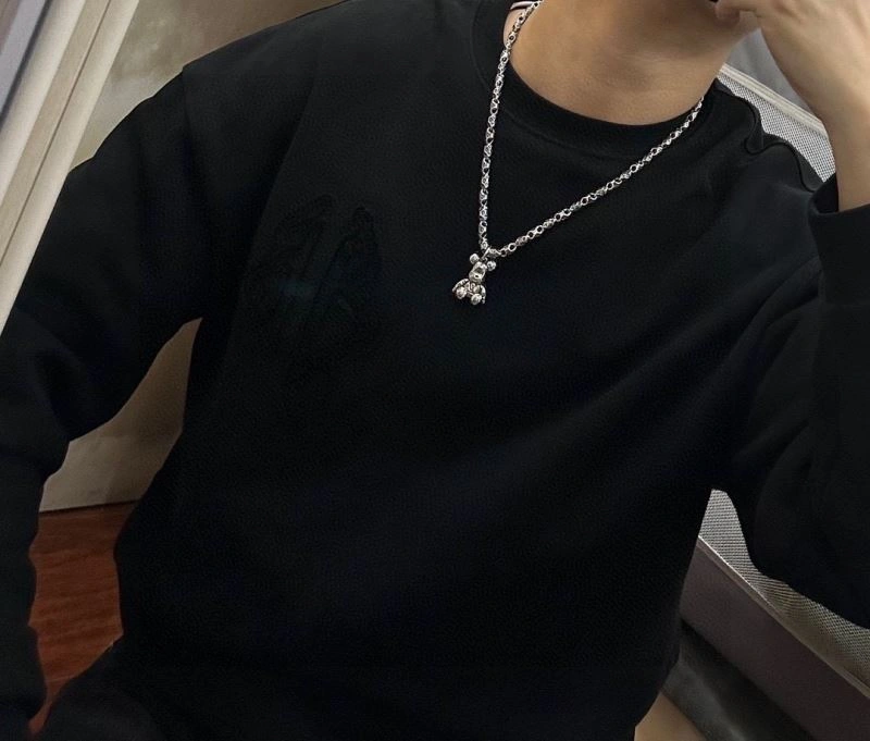Louis Vuitton Necklaces EyeCatching 250563
