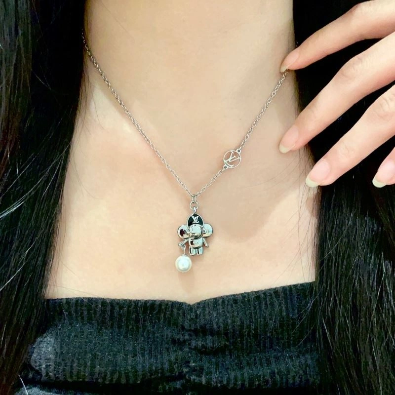 Louis Vuitton Necklaces HighPerformance 250532