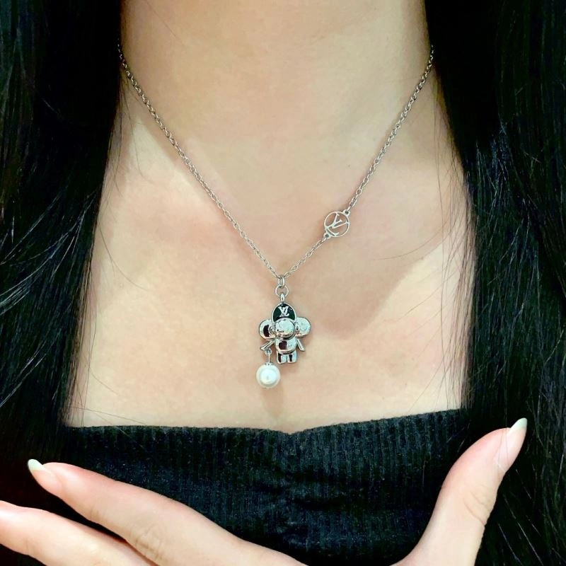 Louis Vuitton Necklaces HighPerformance 250532